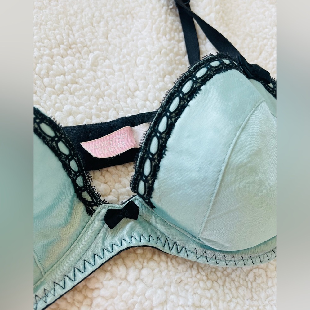 Victorias Secret Rare Find - Picture 3 of 7